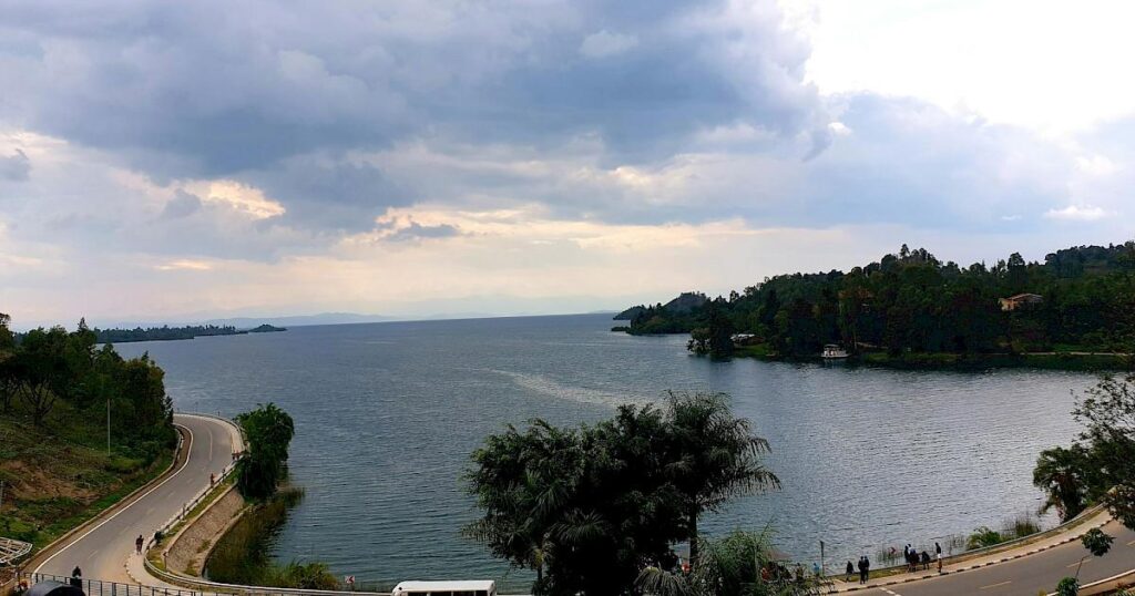 Car hire to Lake Kivu from Kigali